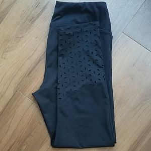 GAIAM Althelic Black Capri Leggings Size S
